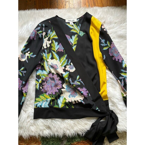 Diane Von Furstenberg blouse - Picture 6 of 10